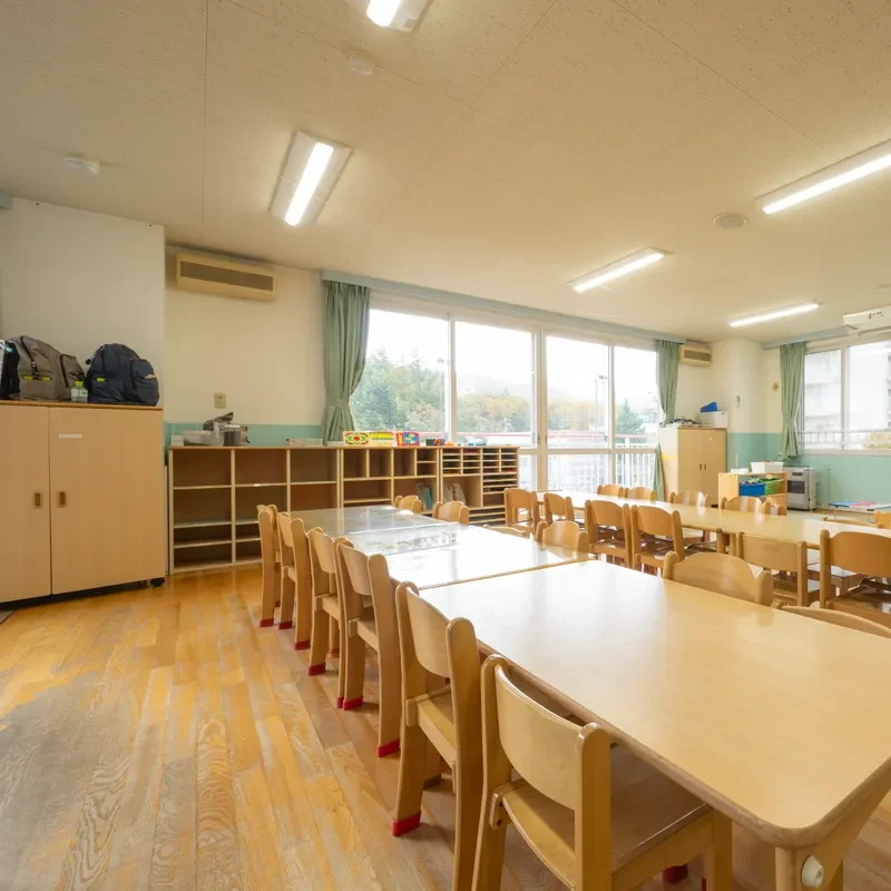 コアラ室(3・4・5歳児)　制作・絵本コーナー